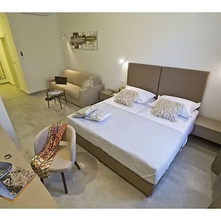 Luxury Pino بيت ضيافة سبليت
