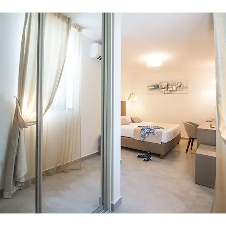 Luxury Pino سبليت