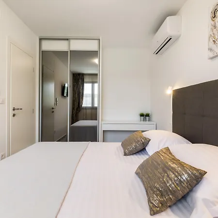 Luxury Pino 4* Σπλιτ