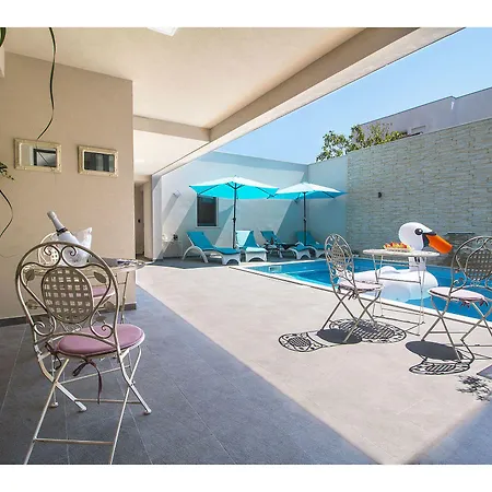 Πανσιόν Luxury Pino 4*