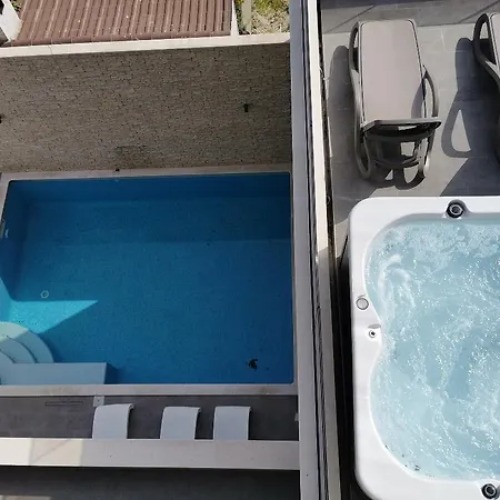 Luxury Pino 4* سبليت