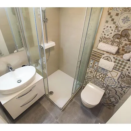بيت ضيافة Luxury Pino سبليت