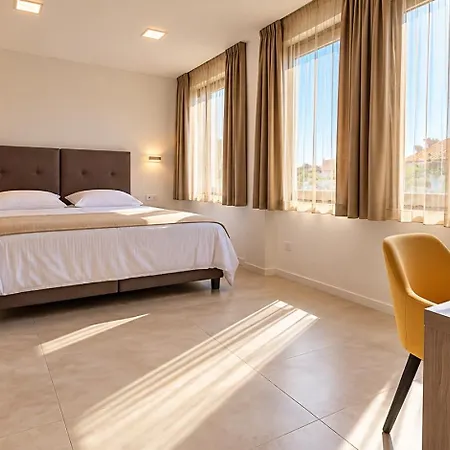 Luxury Pino Affittacamere 4*