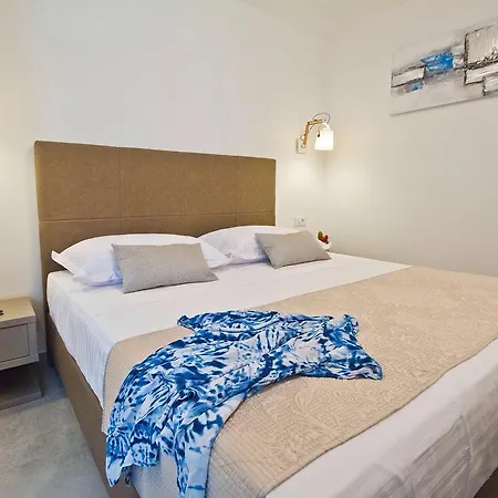 Πανσιόν Luxury Pino Σπλιτ