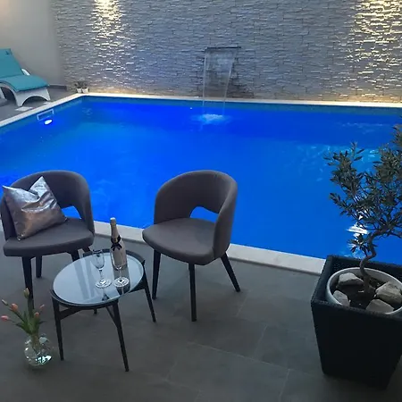 Luxury Pino 4* Σπλιτ