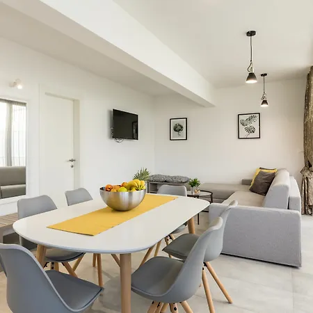 Luxury Pino Guest house 4*