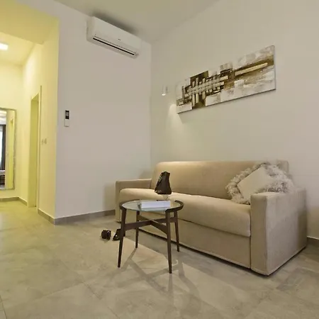 Luxury Pino بيت ضيافة