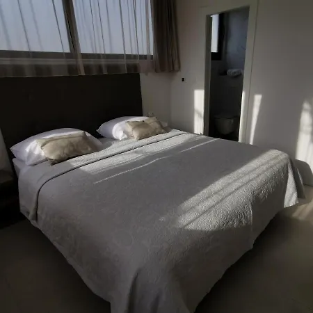 Πανσιόν Luxury Pino Σπλιτ