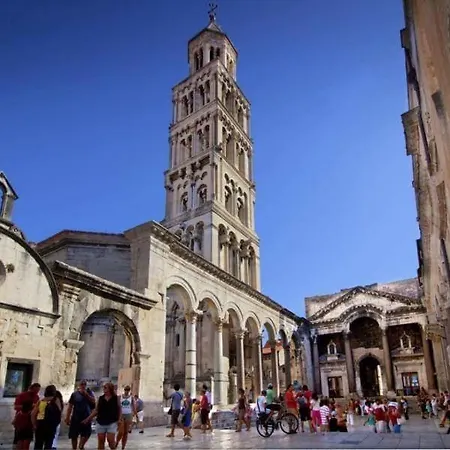 Luxury Pino 4* Σπλιτ