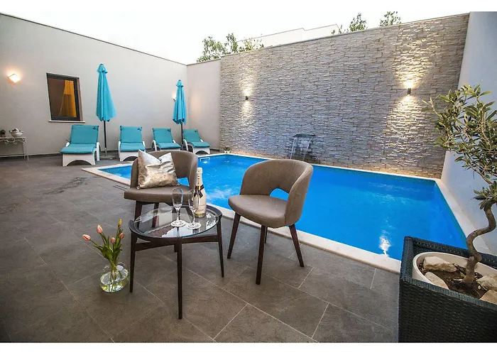 Luxury Pino Guest house 4*