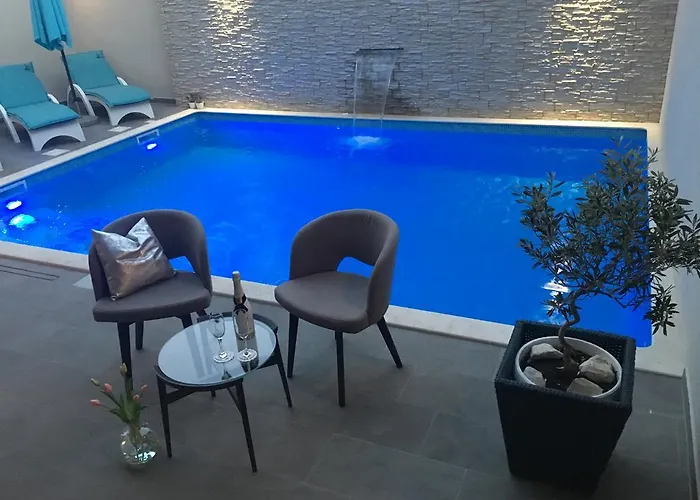 Luxury Pino 4* Split