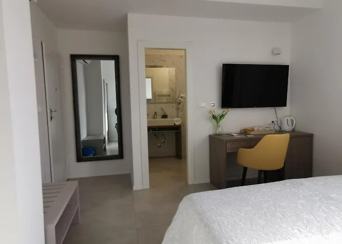 Luxury Pino Guest house 4*