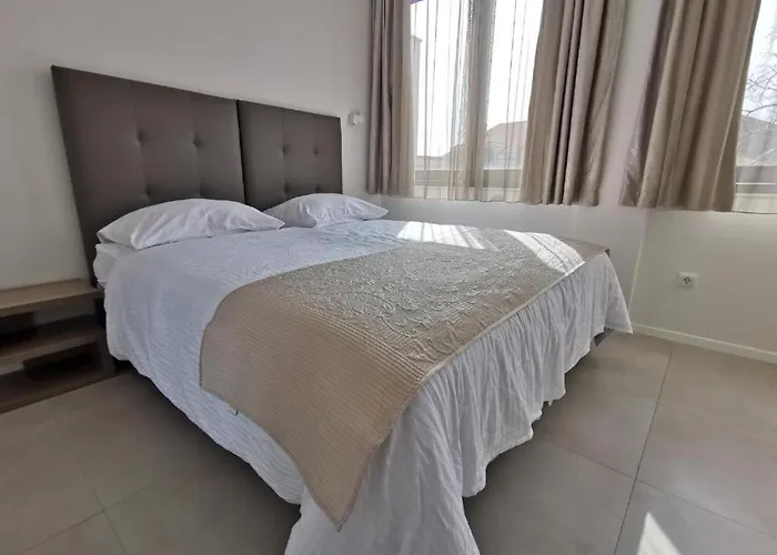 Luxury Pino 4* Split