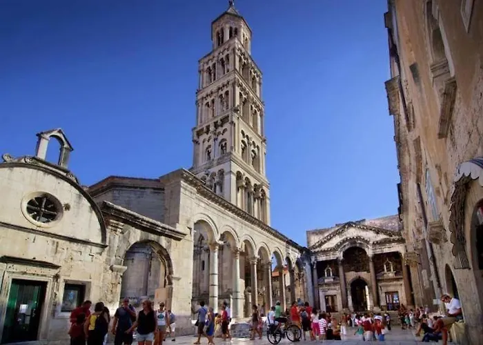 Luxury Pino 4* Split