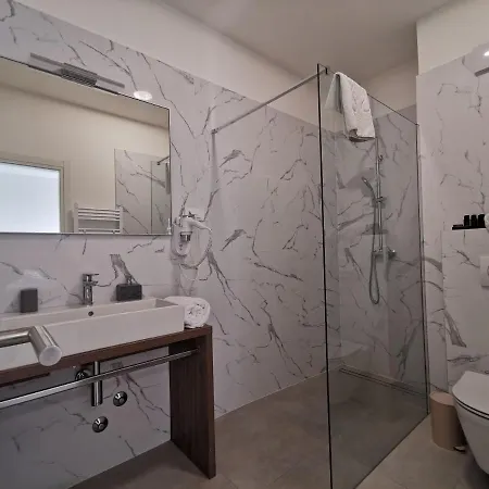 Luxury Pino Pensión Split